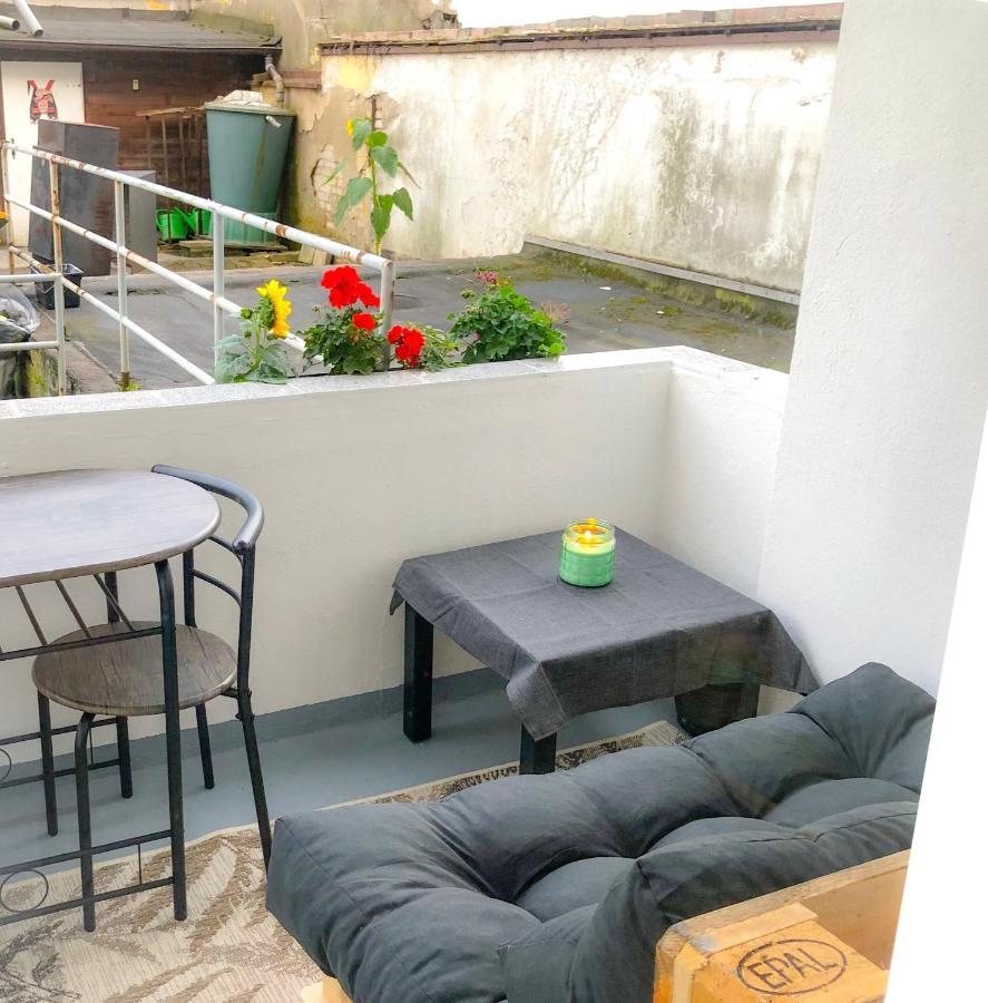Gruene Oase Mit Balkon I Eg Lägenhet Duisburg Exteriör bild